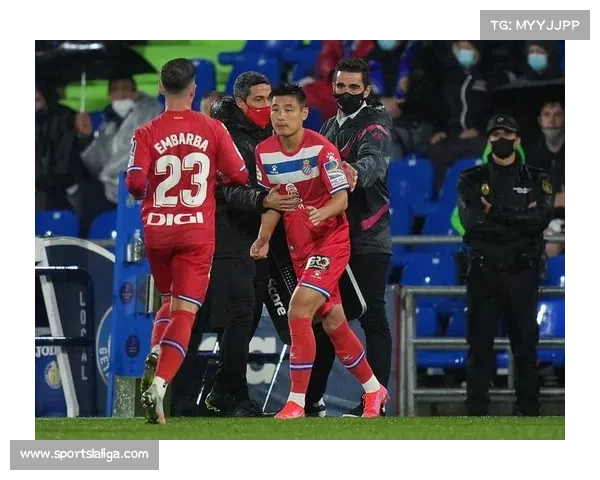 罗梅罗弧顶凌空世界波破门，西班牙人球迷客场狂欢