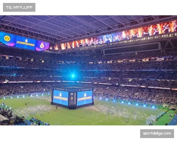 伯纳乌球场全新顶棚通过测试，将于四月末欧冠比赛首秀